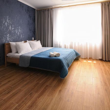 Scandinavian Poltava Apartments With 2 Rooms, 3 Beds 1 Sofa エクステリア 写真