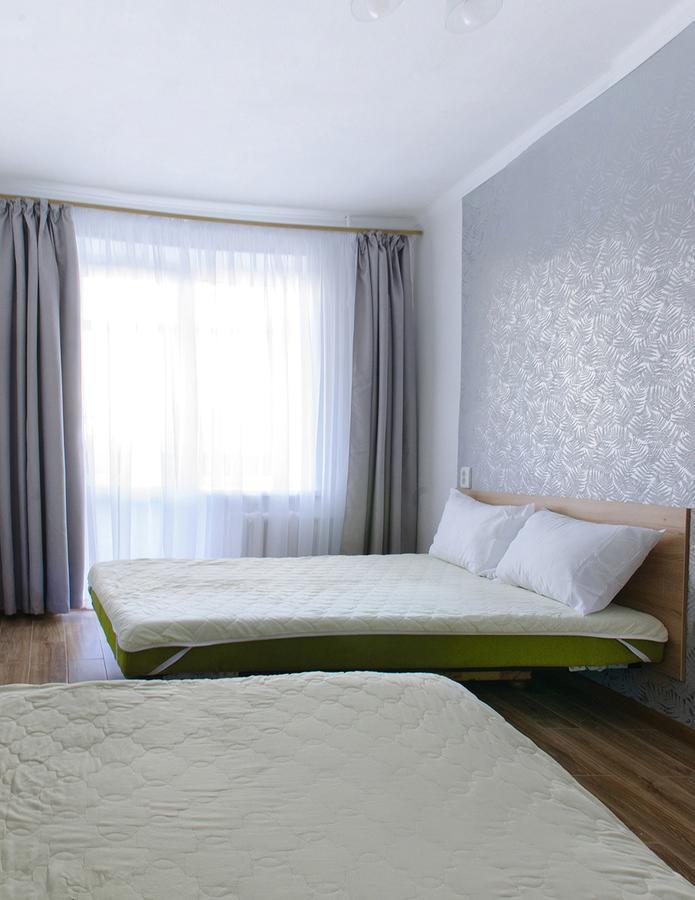 Scandinavian Poltava Apartments With 2 Rooms, 3 Beds 1 Sofa エクステリア 写真